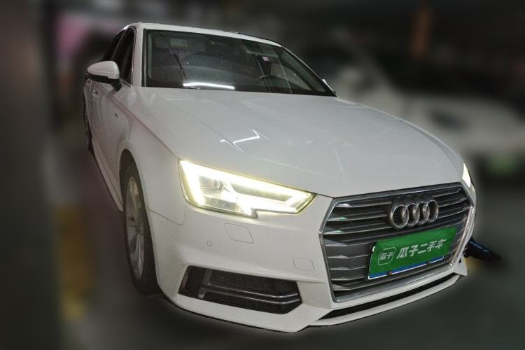 Used Audi A4L 2018 30th Anniversary Edition 40 TFSI Fashion Model Front Right 45 Deg