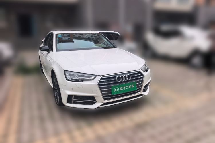 Used Audi A4L 2018 30th Anniversary Edition 45 TFSI quattro Sport model Front Right 45 Deg