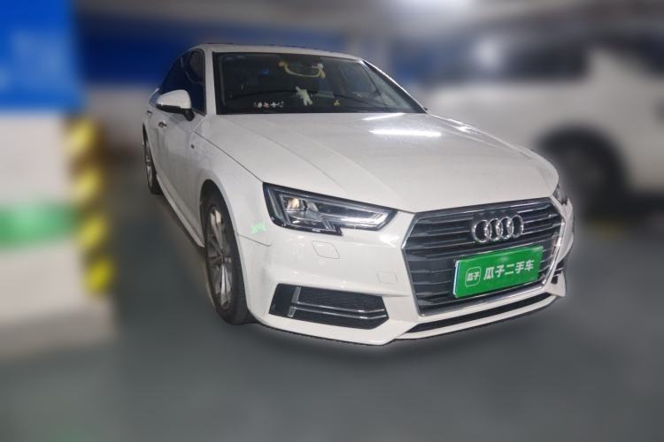 Used Audi A4L 2018 30th Anniversary Edition 40 TFSI Fashion Model Front Right 45 Deg