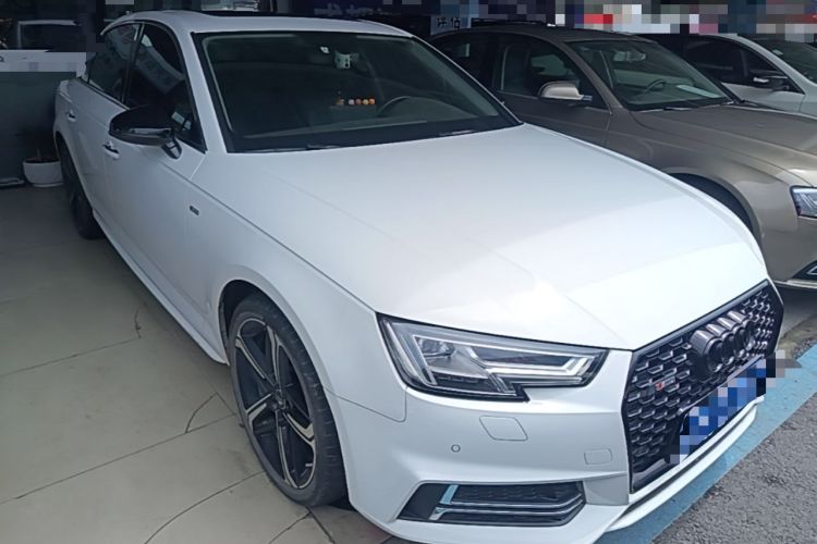 Used Audi A4L 2018 30th Anniversary Edition 40 TFSI Fashion Model Front Right 45 Deg