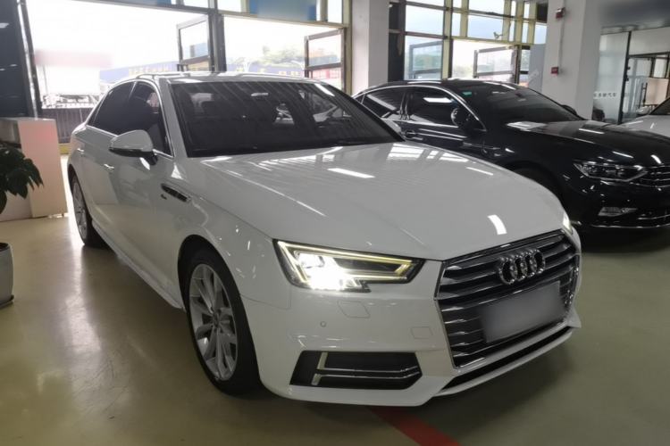 Used Audi A4L 2018 30th Anniversary Edition 40 TFSI Fashion Model Front Right 45 Deg