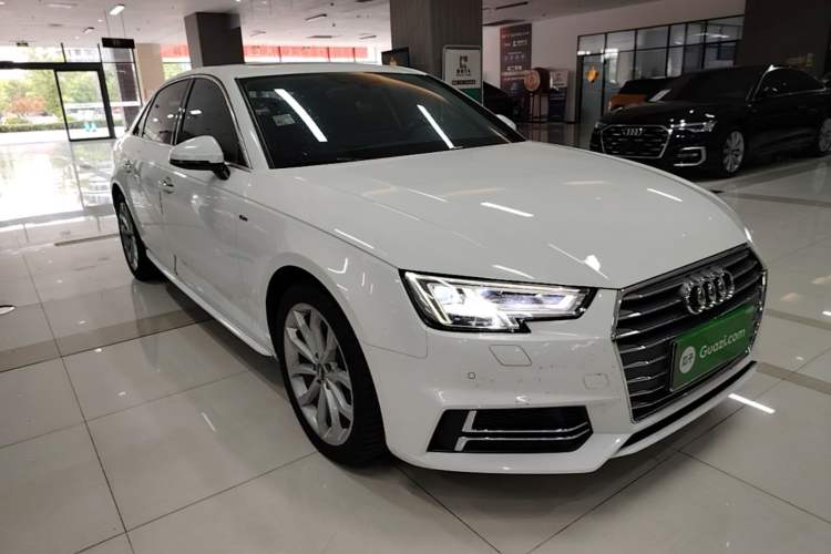 Used Audi A4L 2018 30th Anniversary Edition 40 TFSI Fashion Model Front Right 45 Deg