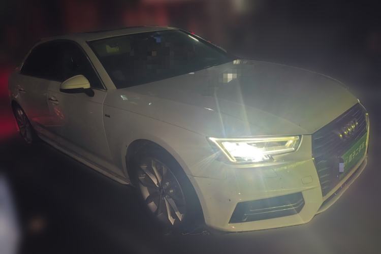 Used Audi A4L 2018 30th Anniversary Edition 40 TFSI Fashion Model Front Right 45 Deg