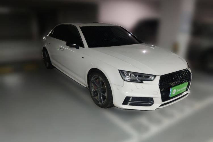 Used Audi A4L 2018 30th Anniversary Edition 45 TFSI quattro Sport model Front Right 45 Deg