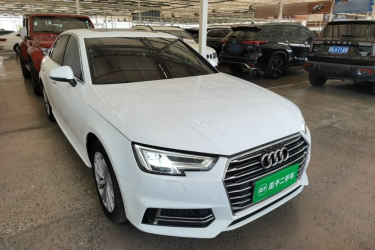 Used Audi A4L 2018 30th Anniversary Edition 40 TFSI Trendy Model Front Right 45 Deg