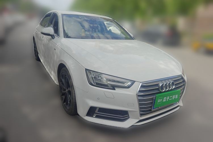 Used Audi A4L 2018 30th Anniversary Edition 40 TFSI Fashion Model Front Right 45 Deg