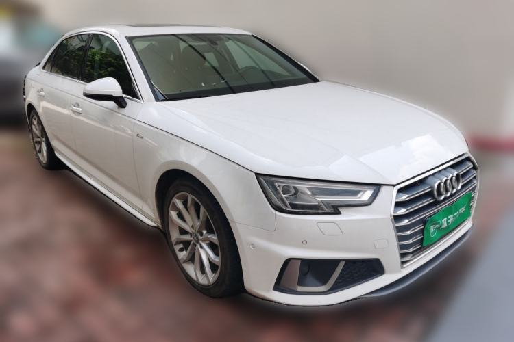Used Audi A4L 2018 30th Anniversary Edition 45 TFSI quattro Sport model Front Right 45 Deg