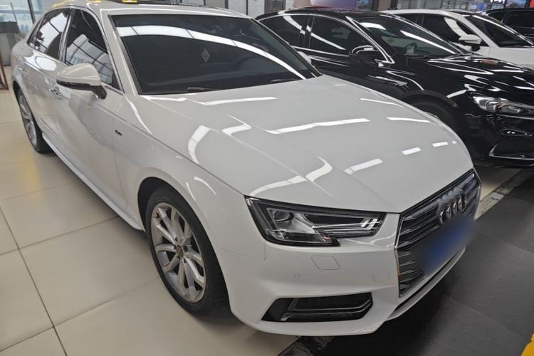 Used Audi A4L 2018 30th Anniversary Edition 40 TFSI Fashion Model Front Right 45 Deg