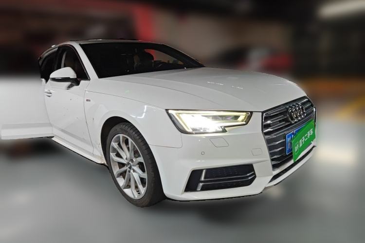 Used Audi A4L 2018 30th Anniversary Edition 40 TFSI Fashion Model Front Right 45 Deg