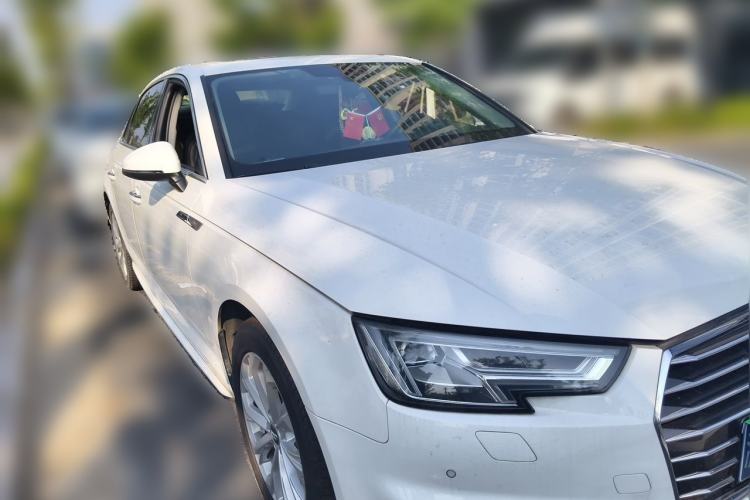 Used Audi A4L 2018 30th Anniversary Edition 40 TFSI Trendy Model Front Right 45 Deg