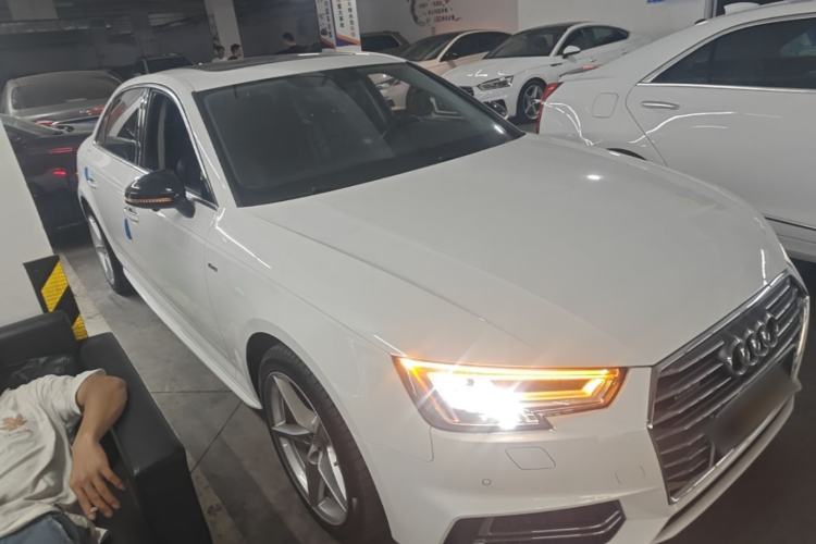 Used Audi A4L 2018 30th Anniversary Edition 45 TFSI quattro Individual Sport Edition Front Right 45 Deg
