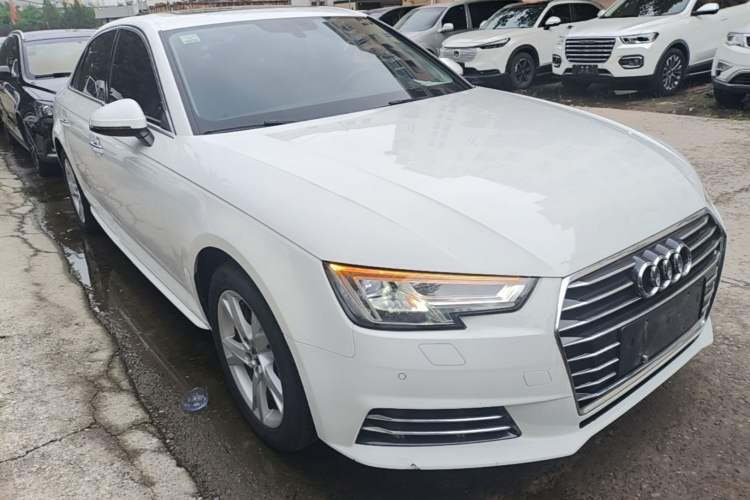 Used Audi A4L 2018 30th Anniversary Edition 40 TFSI Trendy Model Front Right 45 Deg
