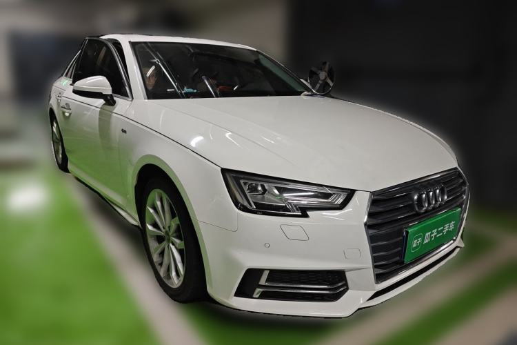 Used Audi A4L 2018 30th Anniversary Edition 40 TFSI Fashion Model Front Right 45 Deg