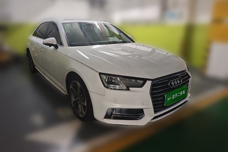 Used Audi A4L 2018 30th Anniversary Edition 40 TFSI Fashion Model Front Right 45 Deg