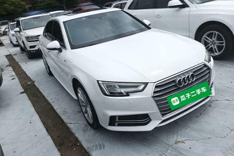 Used Audi A4L 2018 30th Anniversary Edition 40 TFSI Fashion Model Front Right 45 Deg