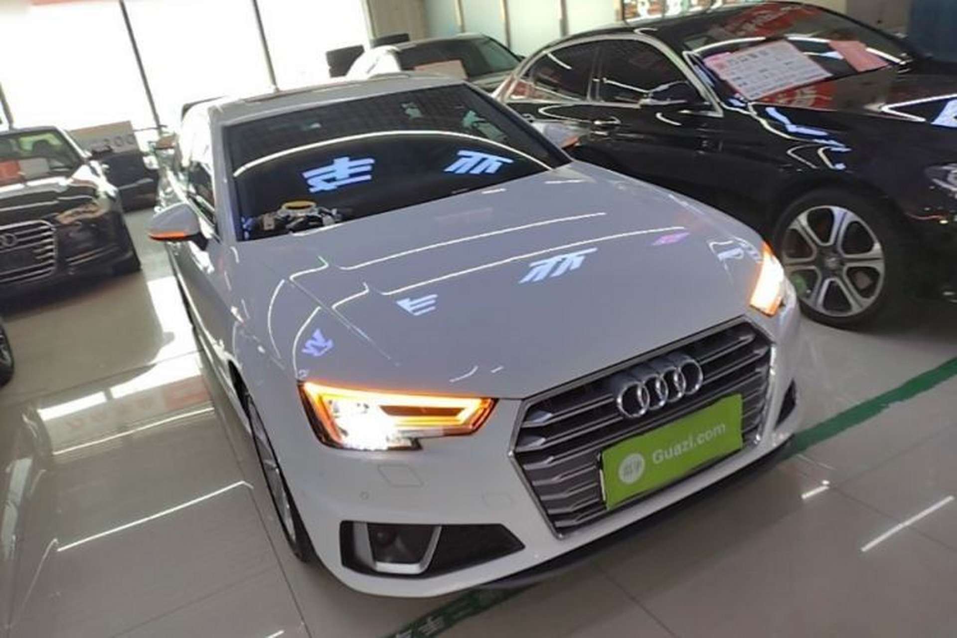 Used Audi A4L 2018 30th Anniversary Edition 40 TFSI Fashion Model Front Right 45 Deg