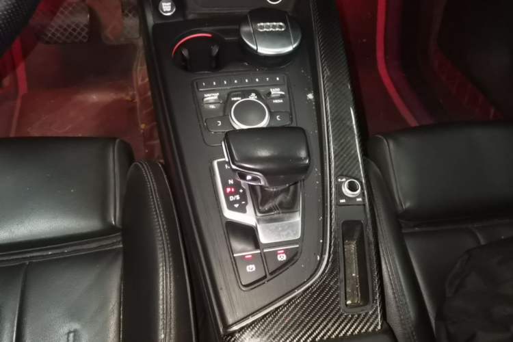 Used Audi A4L 2018 30th Anniversary Edition 45 TFSI quattro Individual Sport Edition Gear Lever