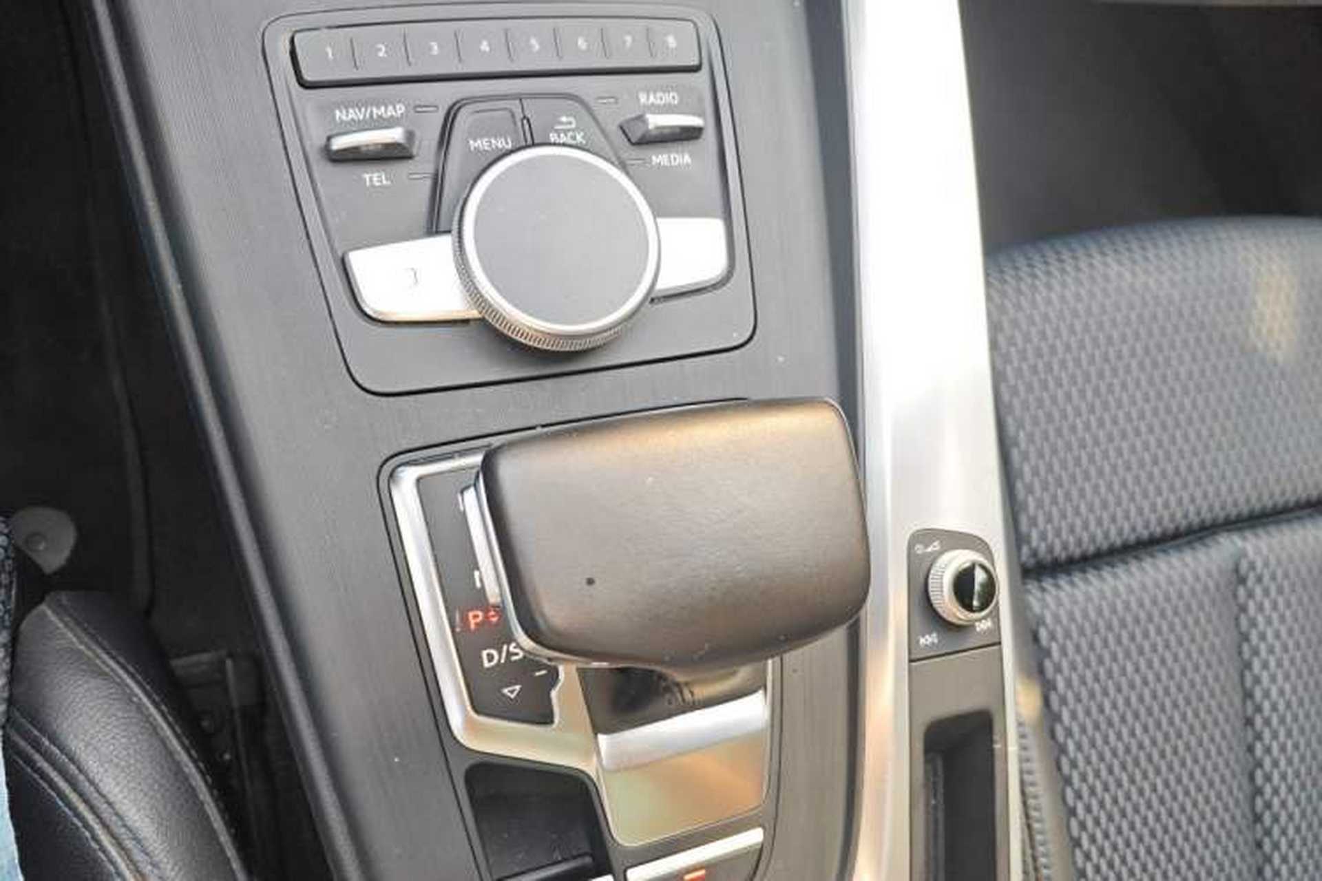 Used Audi A4L 2018 30th Anniversary Edition 45 TFSI quattro Sport model Gear Lever