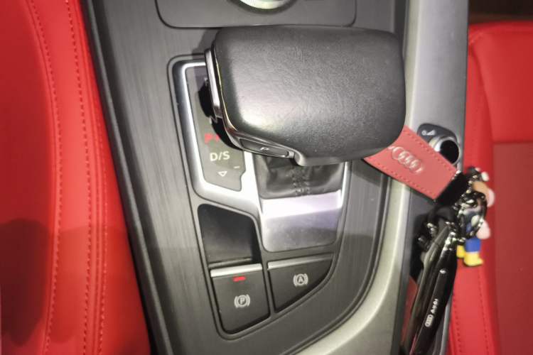 Used Audi A4L 2018 30th Anniversary Edition 40 TFSI Trendy Model Gear Lever