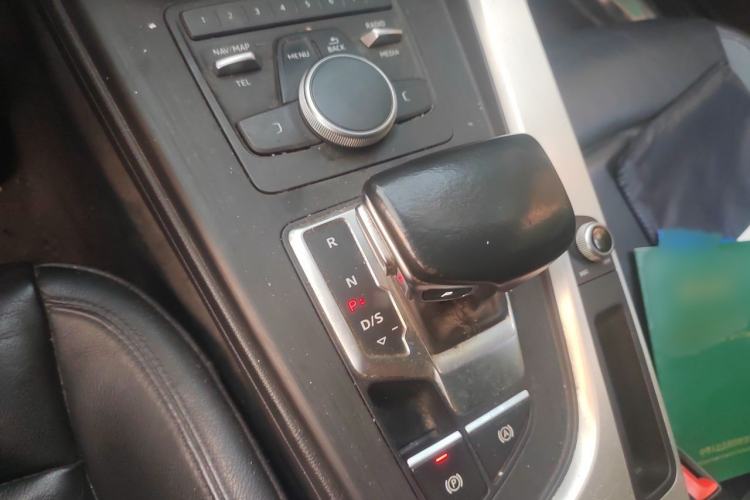 Used Audi A4L 2018 30th Anniversary Edition 45 TFSI quattro Individual Sport Edition Gear Lever