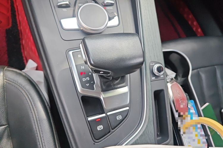 Used Audi A4L 2018 30th Anniversary Edition 40 TFSI Fashion Model Gear Lever