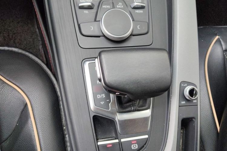Used Audi A4L 2018 30th Anniversary Edition 30 TFSI Ambition Model Gear Lever