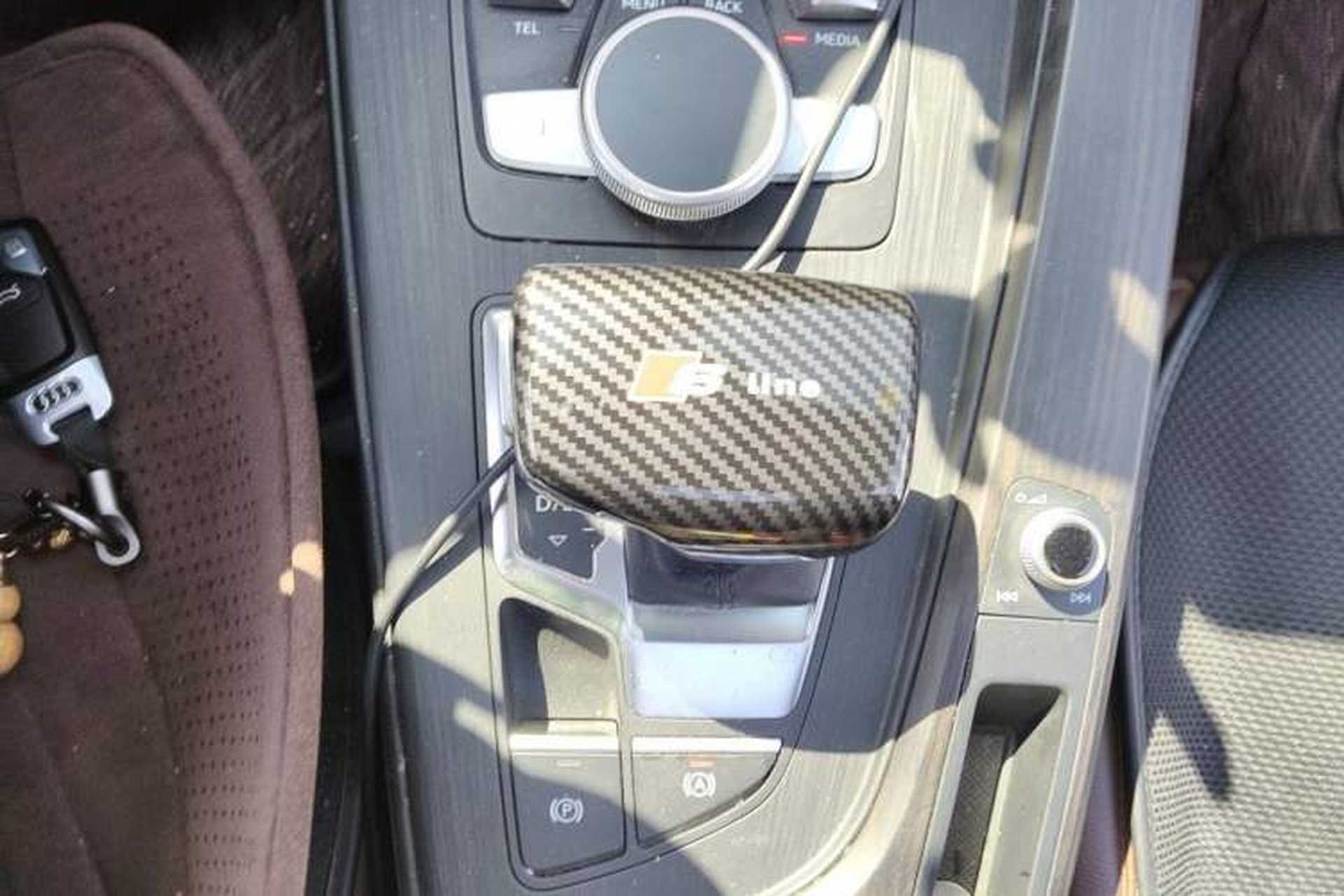 Used Audi A4L 2018 30th Anniversary Edition 40 TFSI Fashion Model Gear Lever