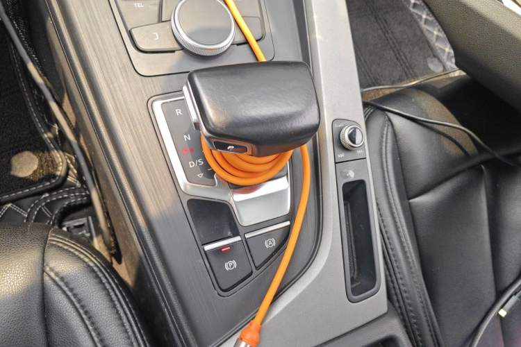 Used Audi A4L 2018 30th Anniversary Edition 30 TFSI Ambition Model Gear Lever