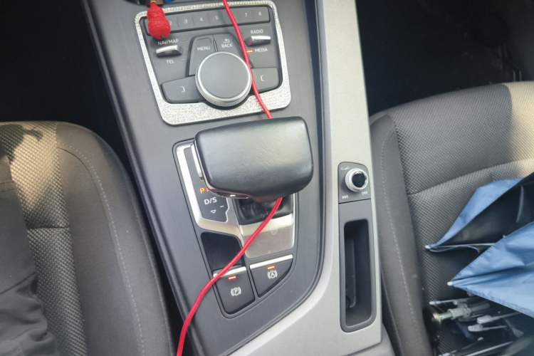 Used Audi A4L 2018 30th Anniversary Edition 40 TFSI Trendy Model Gear Lever