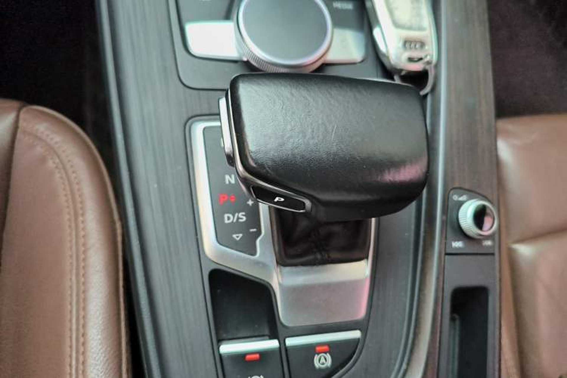 Used Audi A4L 2018 30th Anniversary Edition 40 TFSI Fashion Model Gear Lever