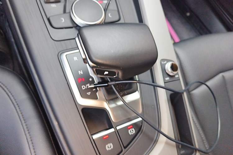 Used Audi A4L 2018 30th Anniversary Edition 40 TFSI Trendy Model Gear Lever