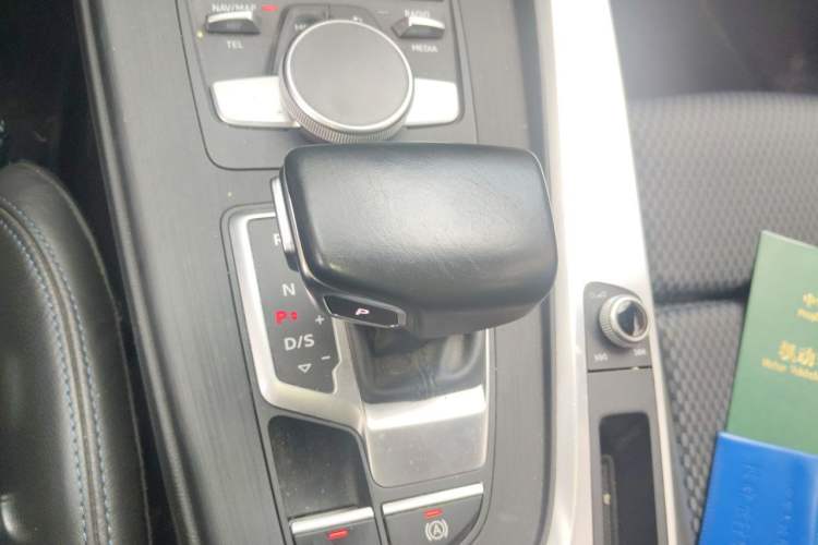 Used Audi A4L 2018 30th Anniversary Edition 40 TFSI Sport Edition Gear Lever