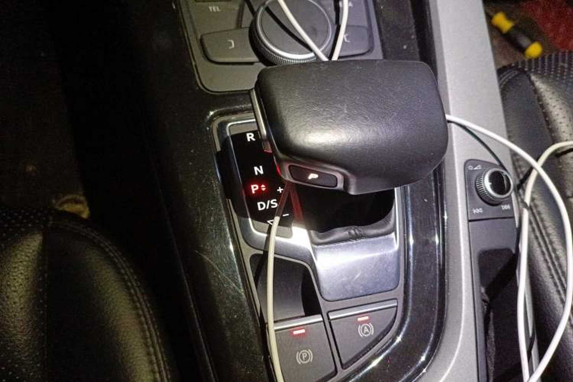 Used Audi A4L 2018 30th Anniversary Edition 30 TFSI Ambition Model Gear Lever