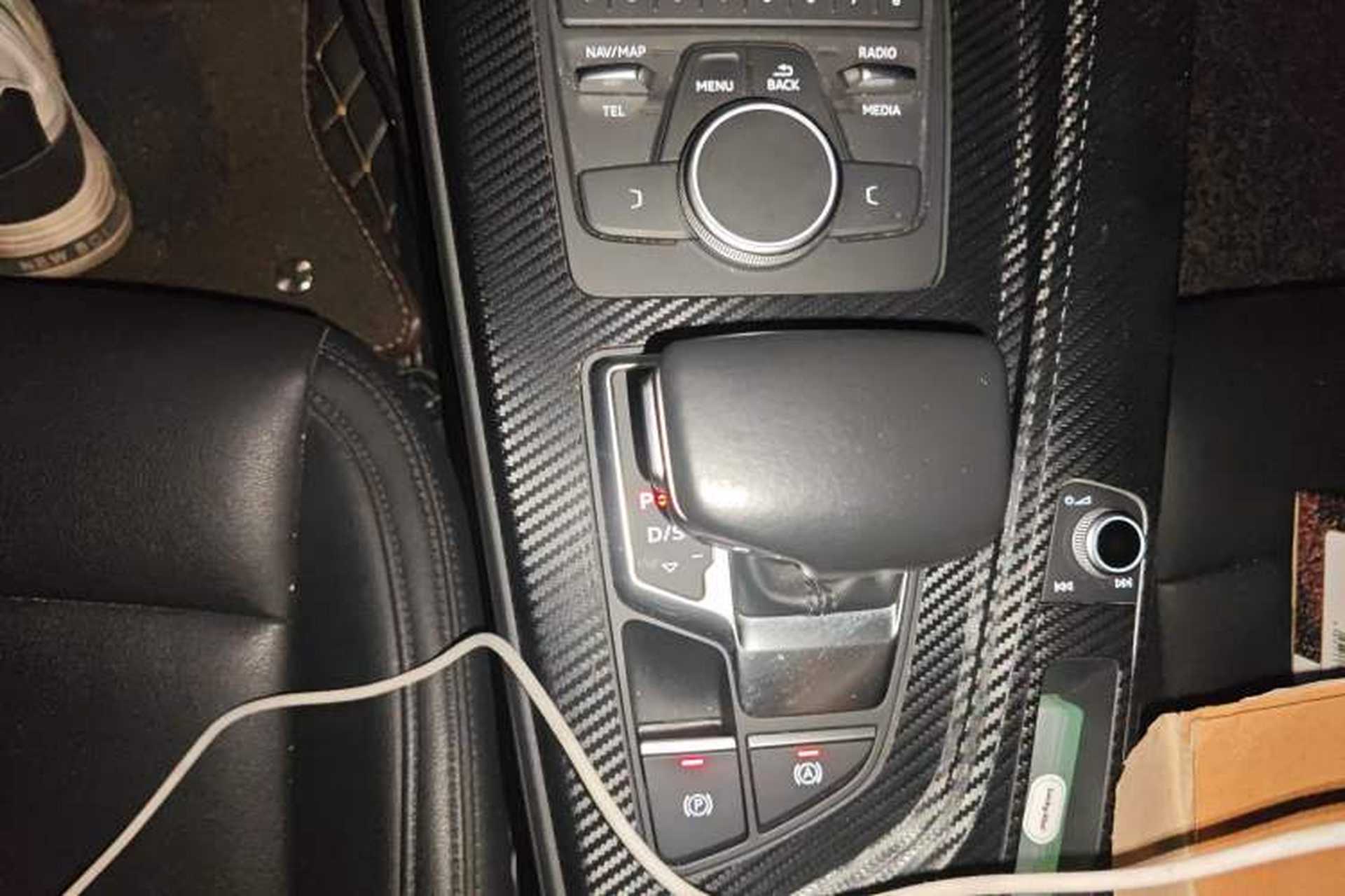Used Audi A4L 2018 30th Anniversary Edition 40 TFSI Trendy Model Gear Lever