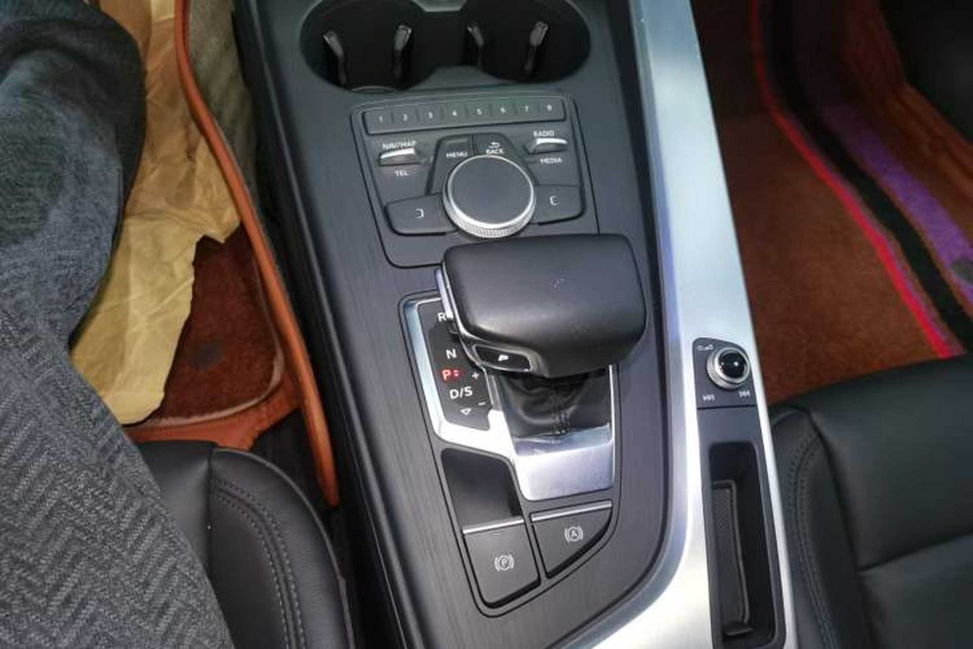 Used Audi A4L 2018 30th Anniversary Edition 40 TFSI Trendy Model Gear Lever