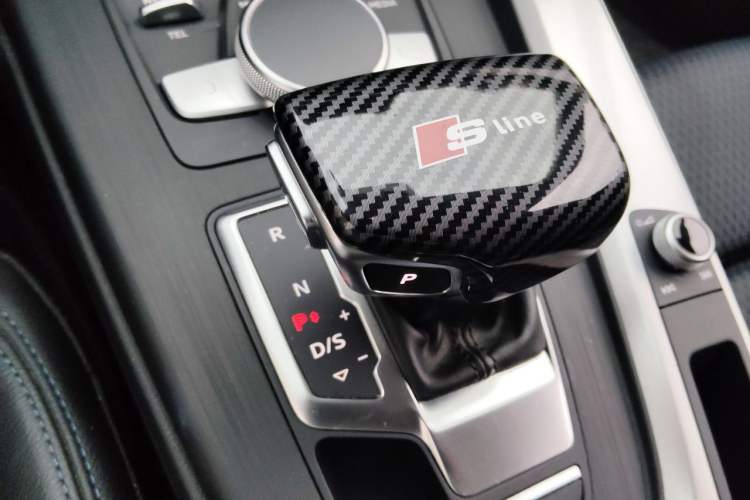 Used Audi A4L 2018 30th Anniversary Edition 40 TFSI Sport Edition Gear Lever