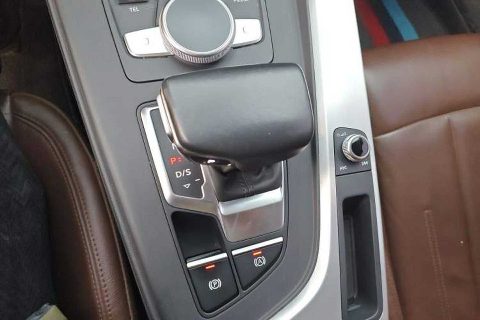 Used Audi A4L 2018 30th Anniversary Edition 40 TFSI Fashion Model Gear Lever