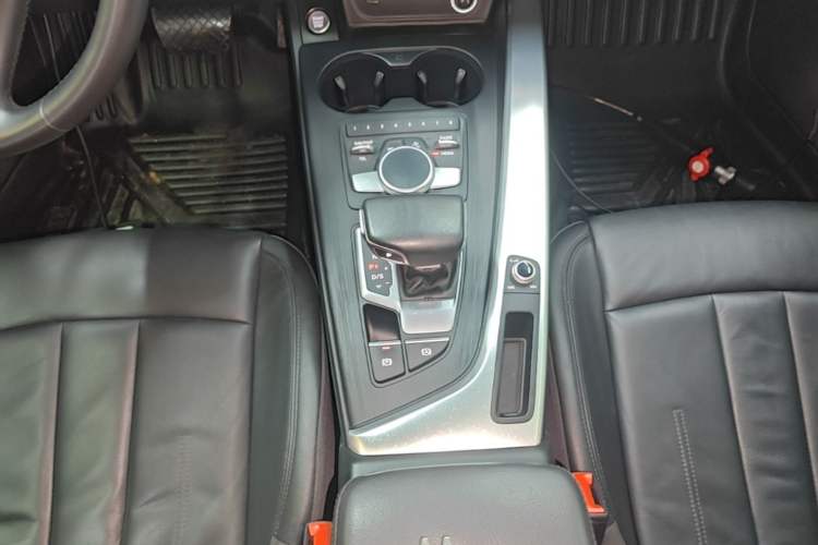 Used Audi A4L 2018 30th Anniversary Edition 40 TFSI Fashion Model Gear Lever