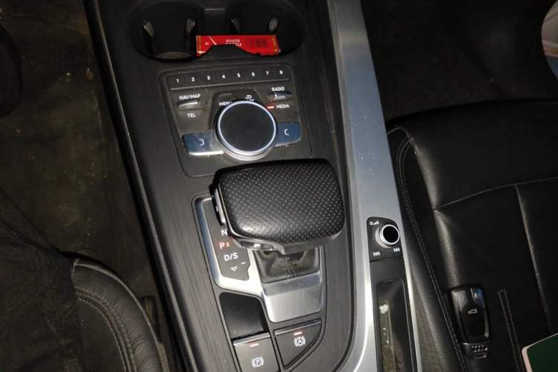 Used Audi A4L 2018 30th Anniversary Edition 40 TFSI Fashion Model Gear Lever