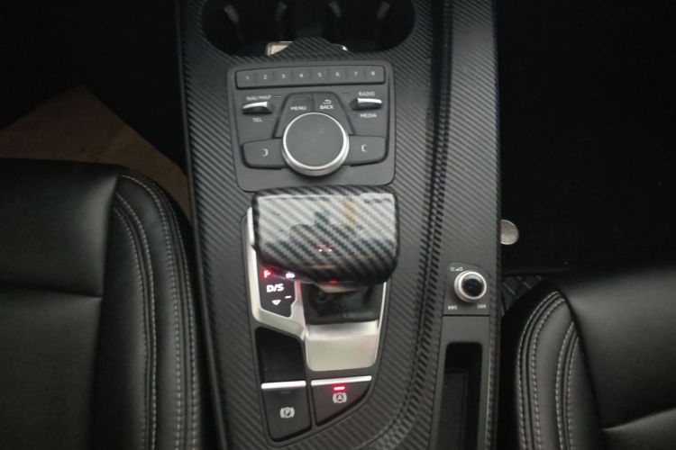 Used Audi A4L 2018 30th Anniversary Edition 40 TFSI Trendy Model Gear Lever