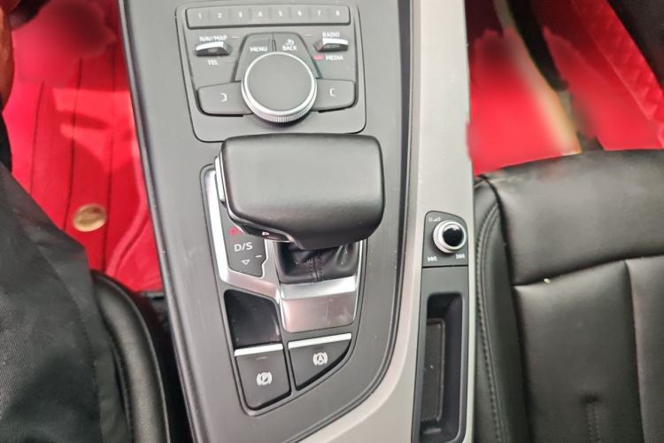 Used Audi A4L 2018 30th Anniversary Edition 30 TFSI Ambition Model Gear Lever