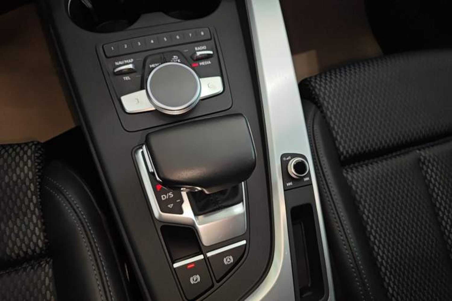 Used Audi A4L 2018 30th Anniversary Edition 40 TFSI Sport Edition Gear Lever