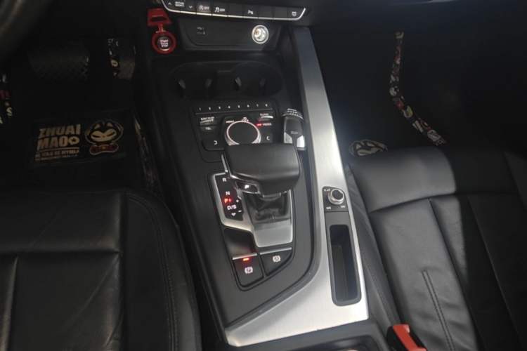 Used Audi A4L 2018 30th Anniversary Edition 45 TFSI quattro Individual Sport Edition Gear Lever