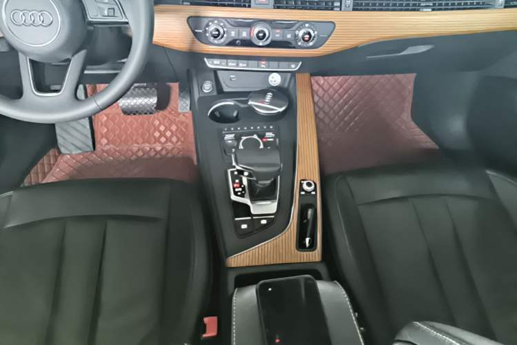 Used Audi A4L 2018 30th Anniversary Edition 40 TFSI Trendy Model Gear Lever