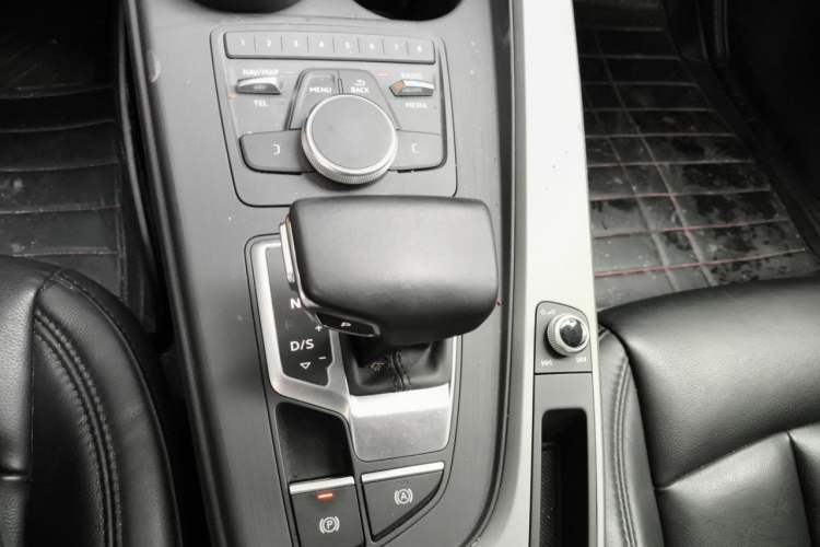 Used Audi A4L  Gear Lever