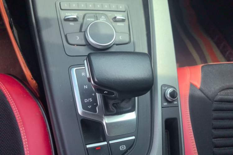 Used Audi A4L 2018 30th Anniversary Edition 40 TFSI Trendy Model Gear Lever