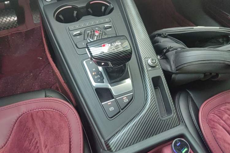 Used Audi A4L 2018 30th Anniversary Edition 40 TFSI Trendy Model Gear Lever