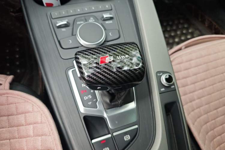 Used Audi A4L 2018 30th Anniversary Edition 40 TFSI Trendy Model Gear Lever
