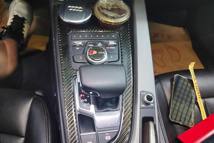 Used Audi A4L 2018 30th Anniversary Edition 40 TFSI Trendy Model Gear Lever