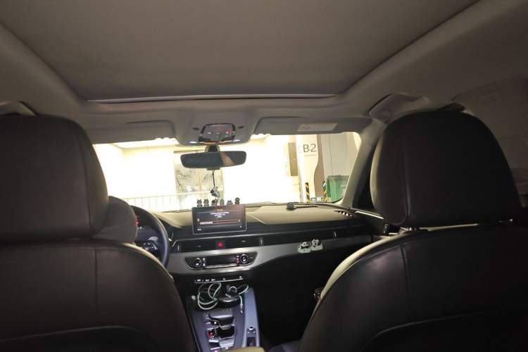 Used Audi A4L 2018 30th Anniversary Edition 40 TFSI Fashion Model Headliner